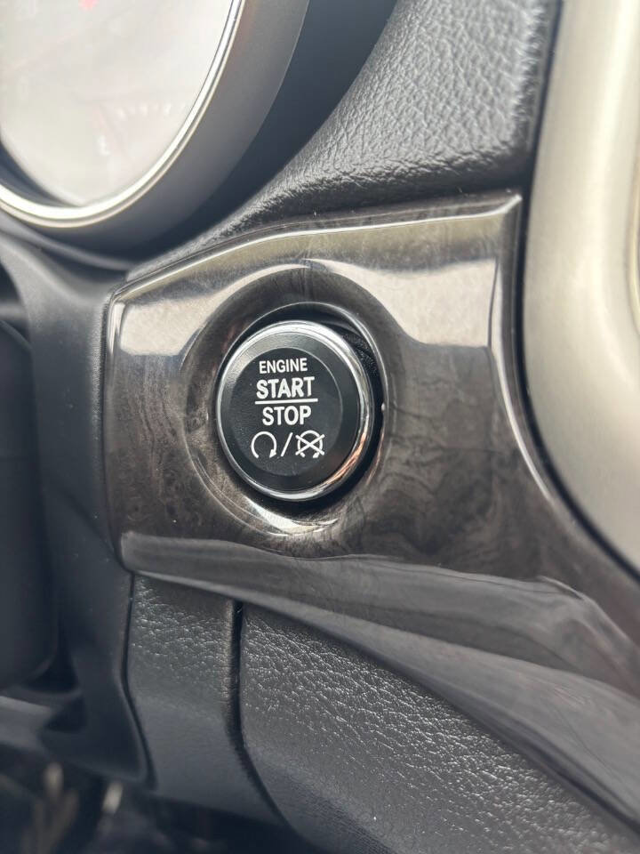 Used 2012 Jeep Grand Cherokee Laredo image 22