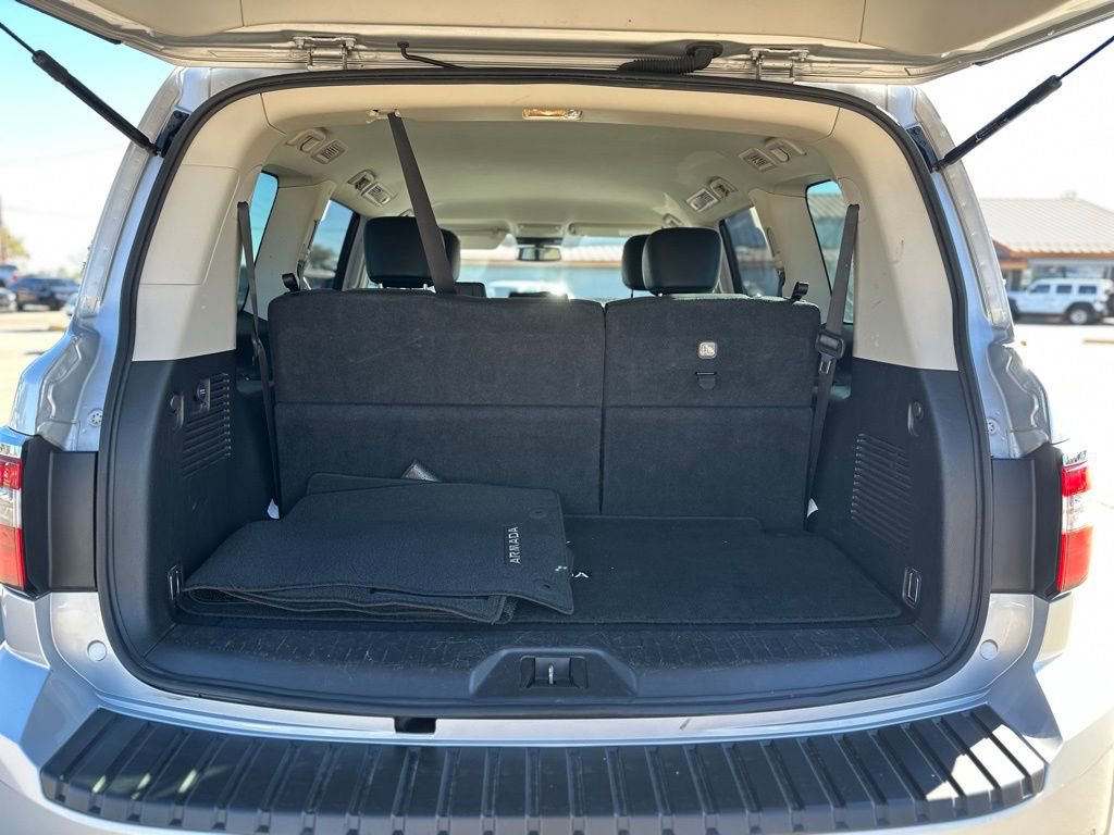 Used 2023 Nissan Armada SV image 11