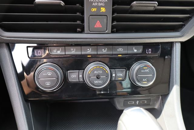 Used 2020 Volkswagen Jetta R-Line w/ R-Line Cold Weather Package image 21