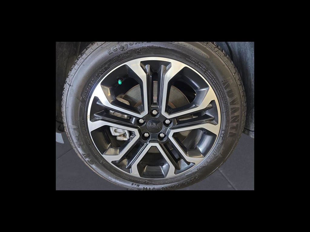 Used 2023 Jeep Compass Limited w/ Sun and Sound Group AWD/4WD image 10