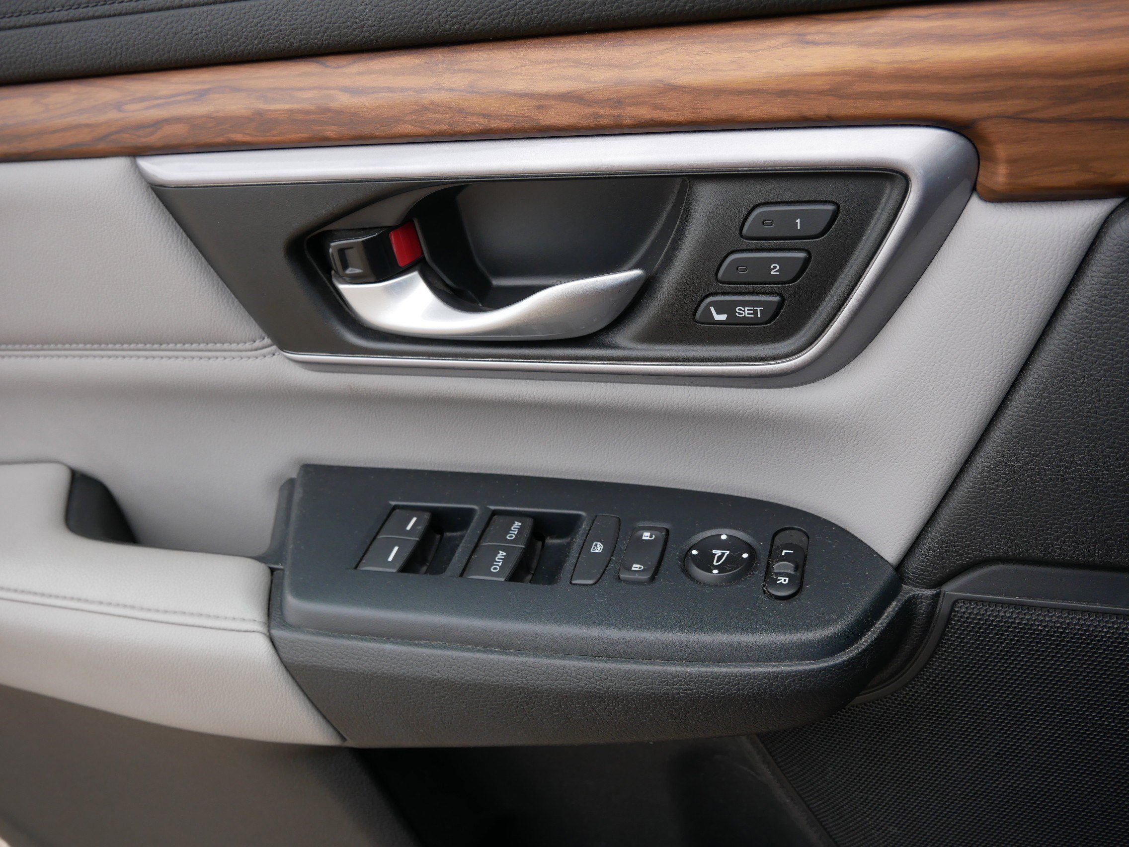 Used 2017 Honda CR-V EX-L image 27