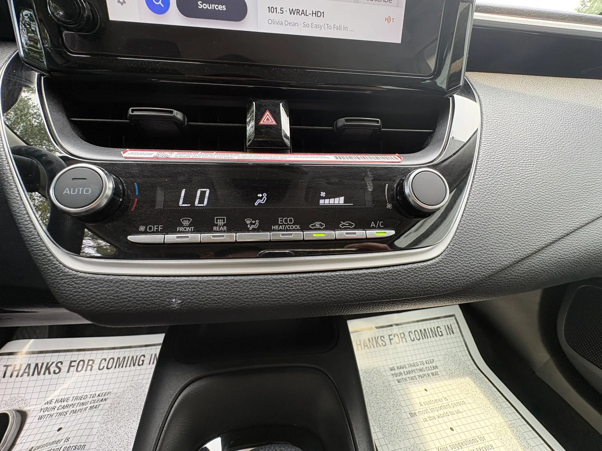 Used 2025 Toyota Corolla LE FWD image 40