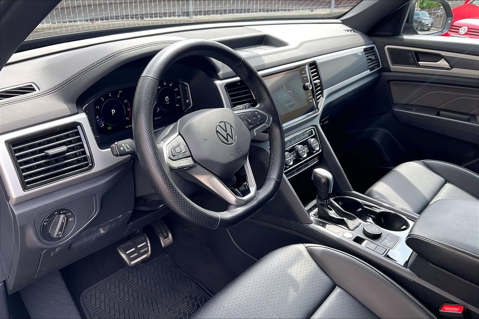 Certified 2022 Volkswagen Atlas Cross Sport SEL R-Line AWD/4WD image 14