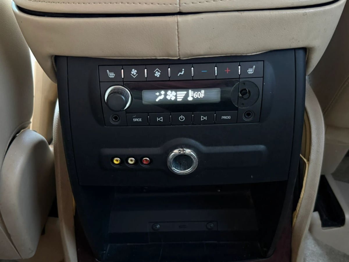 Used 2014 Cadillac Escalade Luxury AWD/4WD image 47