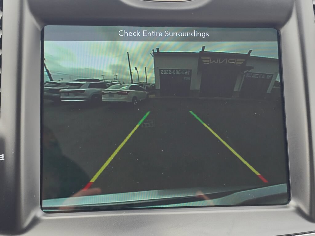 Used 2018 Chrysler 300 Limited AWD/4WD image 31