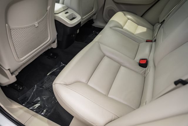 Used 2019 Volvo XC60 T5 Momentum w/ Multimedia Package AWD/4WD image 27