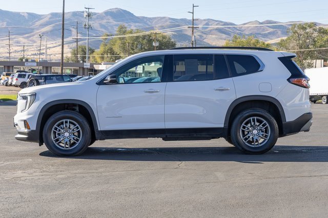 Used 2025 GMC Acadia Elevation image 3