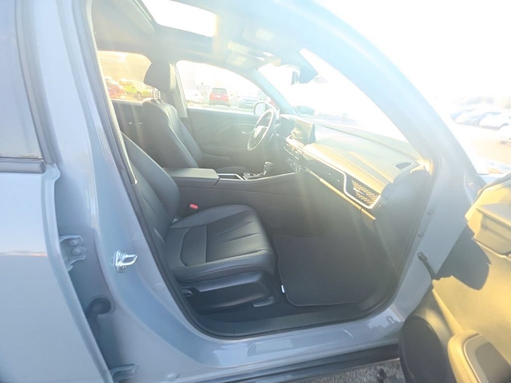 Used 2025 Acura ADX AWD image 32