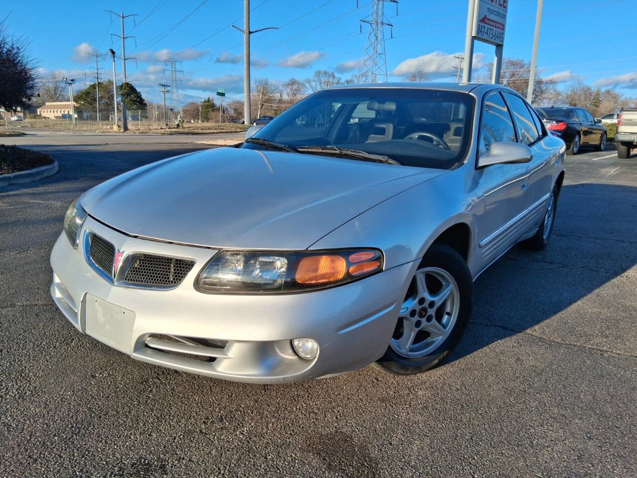 Used 2002 Pontiac Bonneville SE image 1