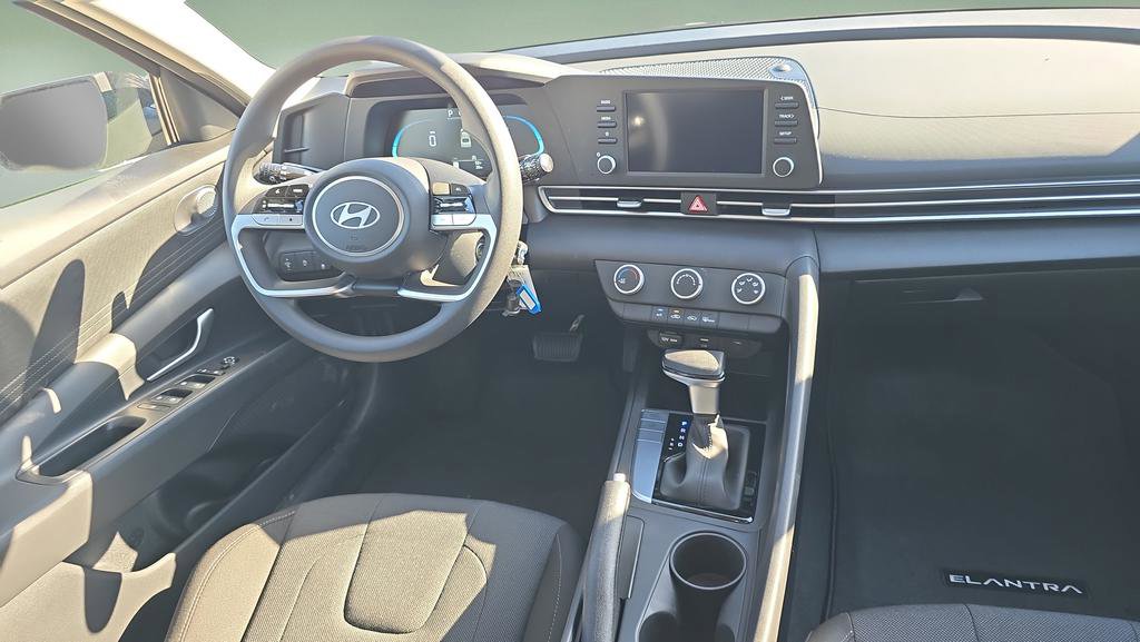 New 2026 Hyundai Elantra SE FWD image 11