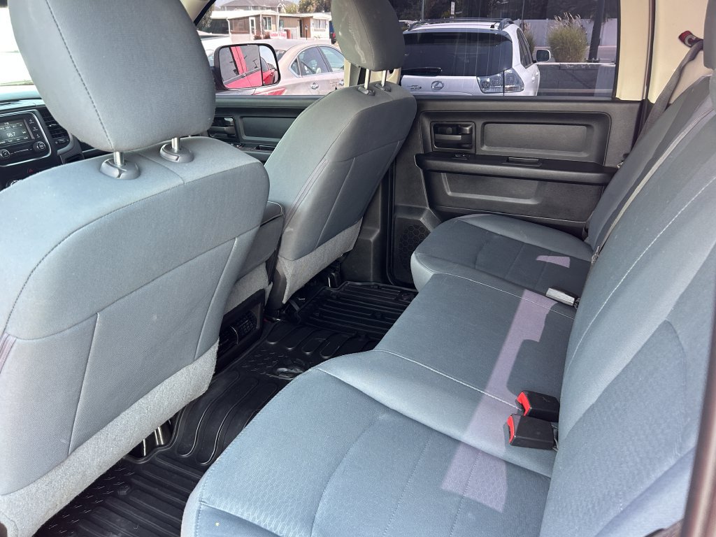 Used 2018 RAM 2500 Tradesman w/ Chrome Appearance Group AWD/4WD image 33