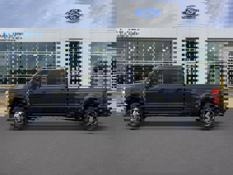New 2026 Ford F350 4x4 Crew Cab DRW Super Duty image 3