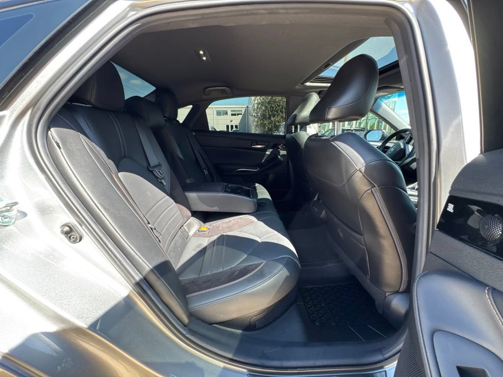 Used 2022 Toyota Avalon XSE FWD image 17