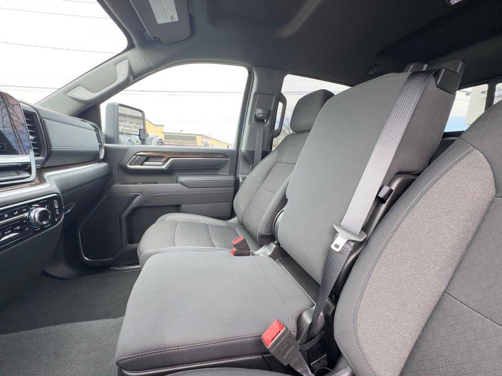 Used 2025 GMC Sierra 2500 SLE w/ SLE Value Package; image 15