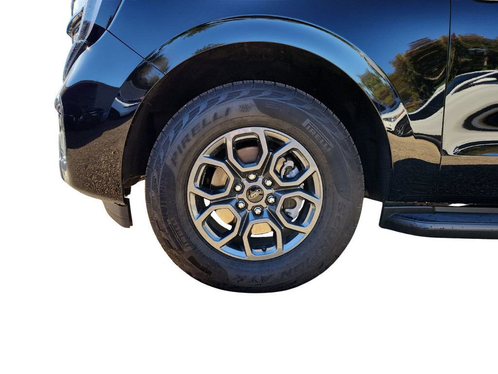 Used 2025 Ford Expedition Active image 9