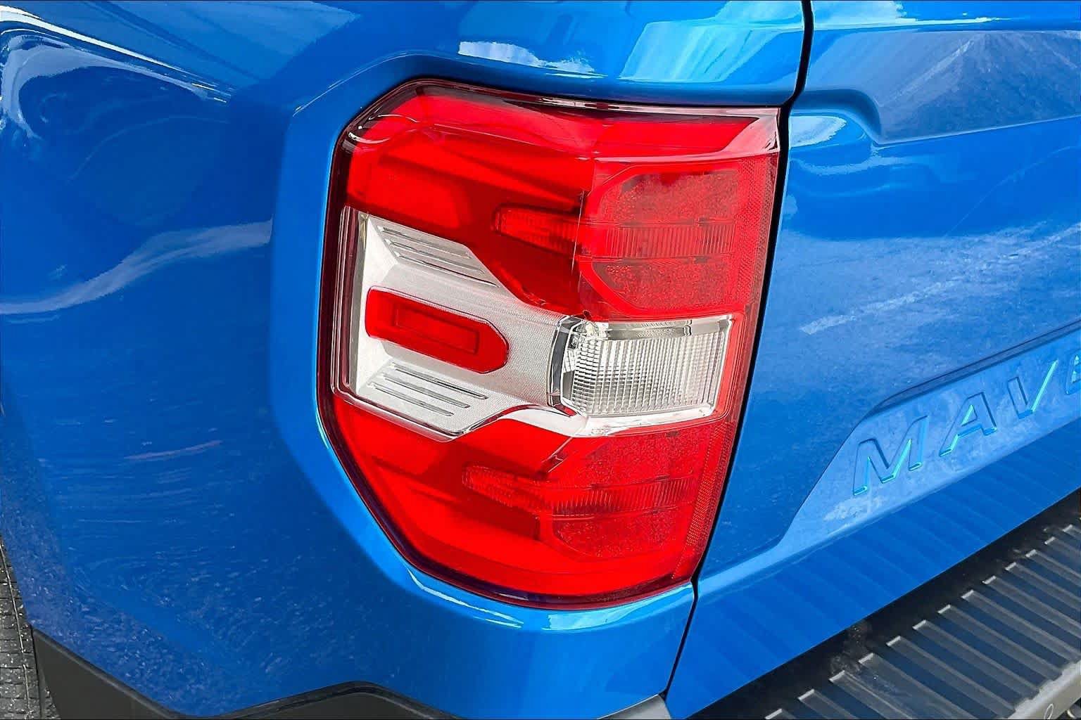 Used 2022 Ford Maverick Lariat w/ Lariat Luxury Package FWD image 28