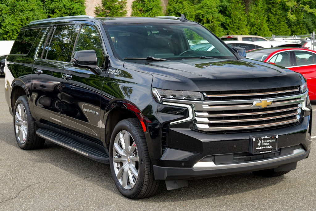 Used 2023 Chevrolet Suburban High Country AWD/4WD image 9