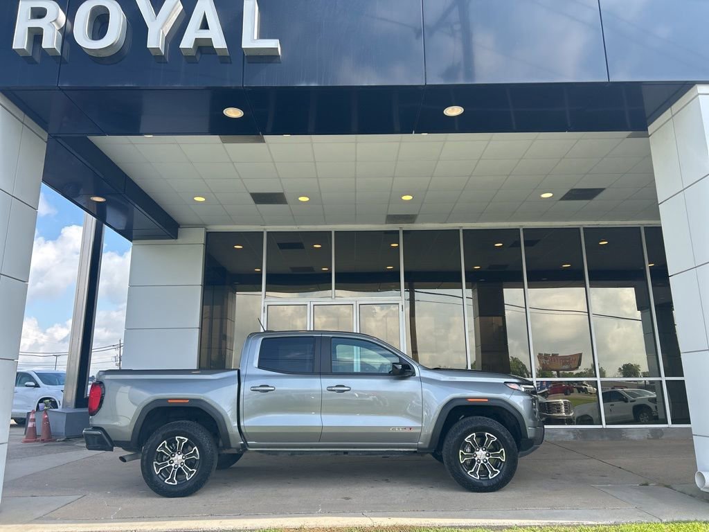 Used 2025 GMC Canyon AT4 w/ AT4 Premium Package AWD/4WD image 1