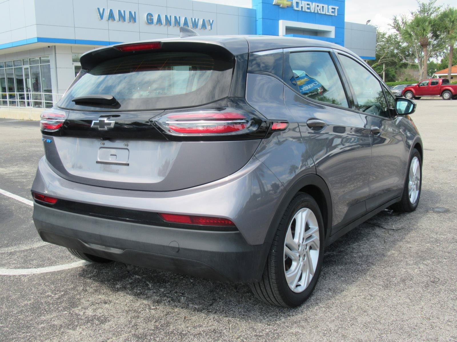 Used 2023 Chevrolet Bolt LT FWD image 5