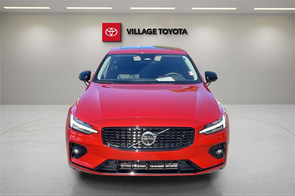 Used 2024 Volvo S60 B5 Plus w/ Climate Package image 8