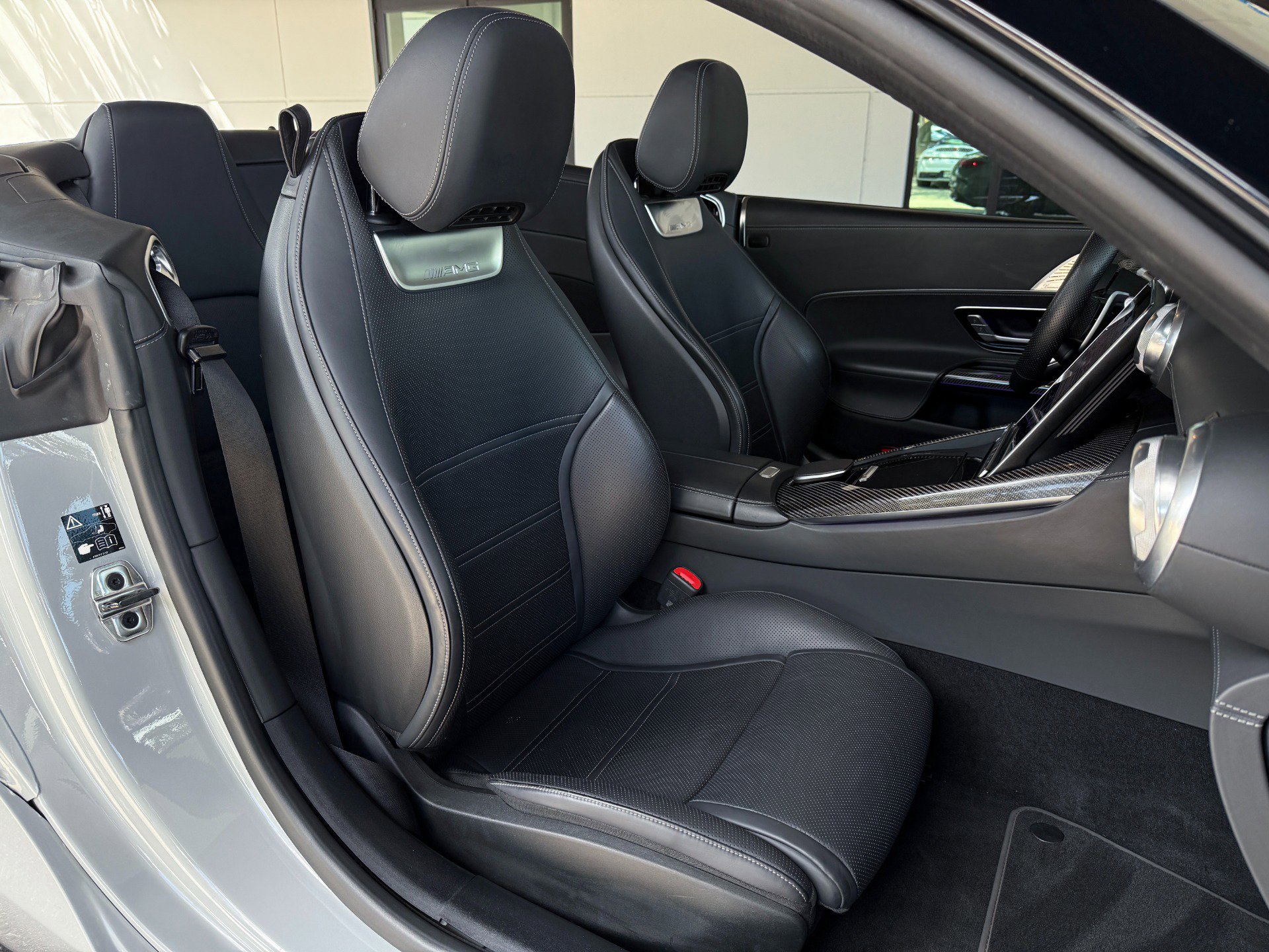 Used 2022 Mercedes-Benz SL 63 AMG 4MATIC image 31