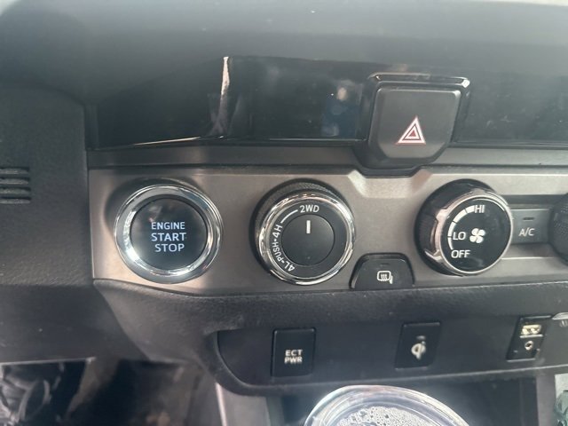 Used 2017 Toyota Tacoma TRD Sport image 20