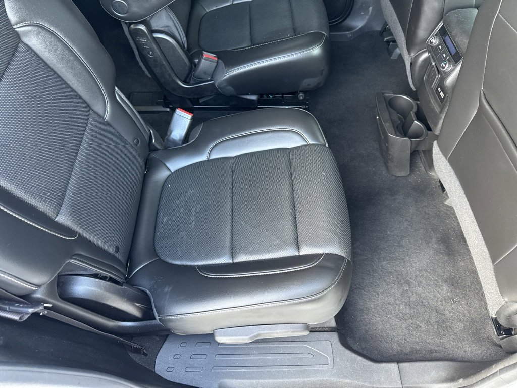 Used 2023 GMC Acadia SLT image 17