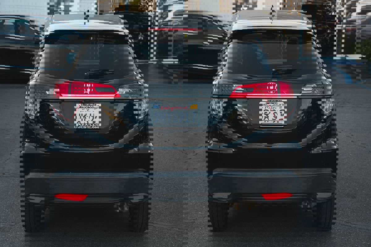 Used 2019 Honda HR-V LX image 7