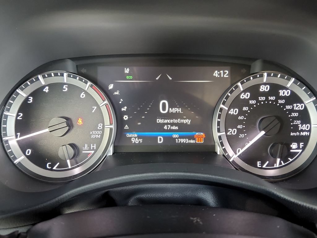 Used 2025 Toyota Highlander LE FWD image 28