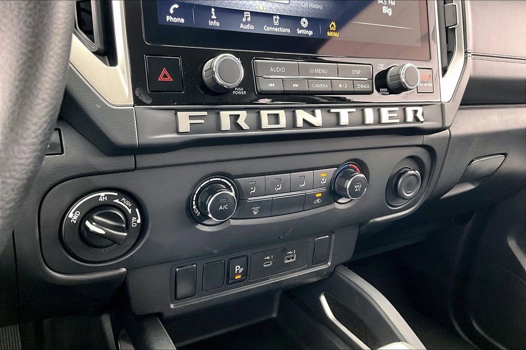 Used 2025 Nissan Frontier SV image 32