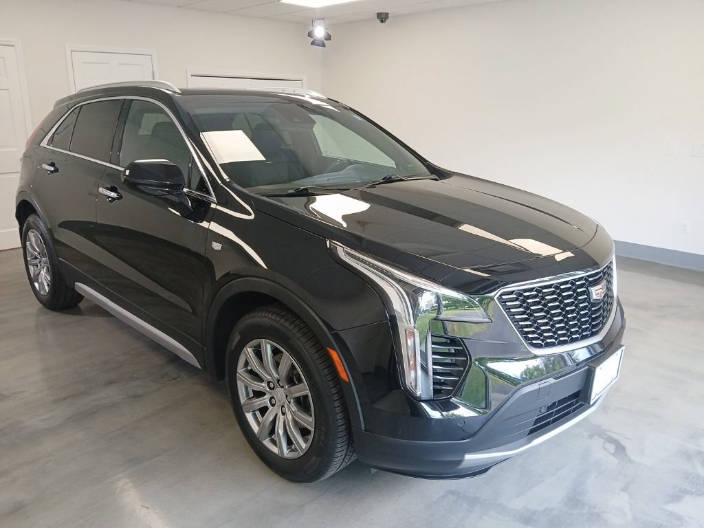 Used 2020 Cadillac XT4 Premium Luxury w/ Cold Weather Package AWD/4WD image 1