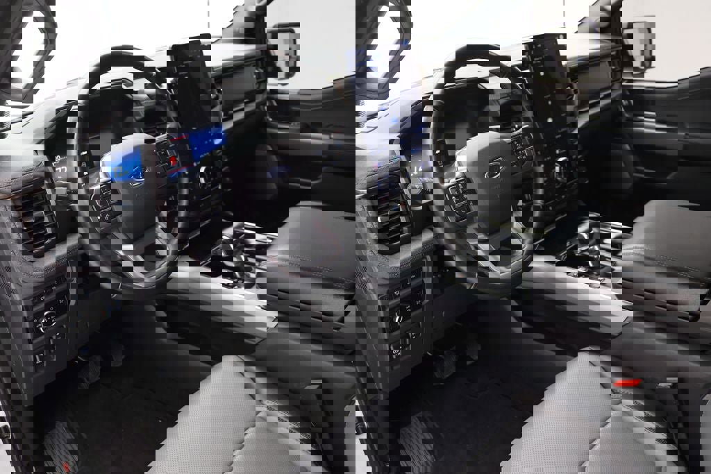 Used 2023 Ford F150 Lightning Lariat w/ Max Trailer Tow Package image 18