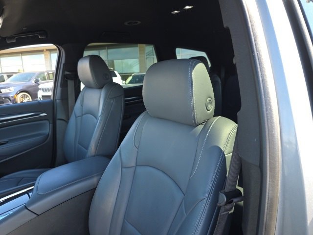 Used 2024 Buick Enclave Premium image 16