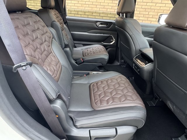 New 2026 Nissan Armada Platinum image 16