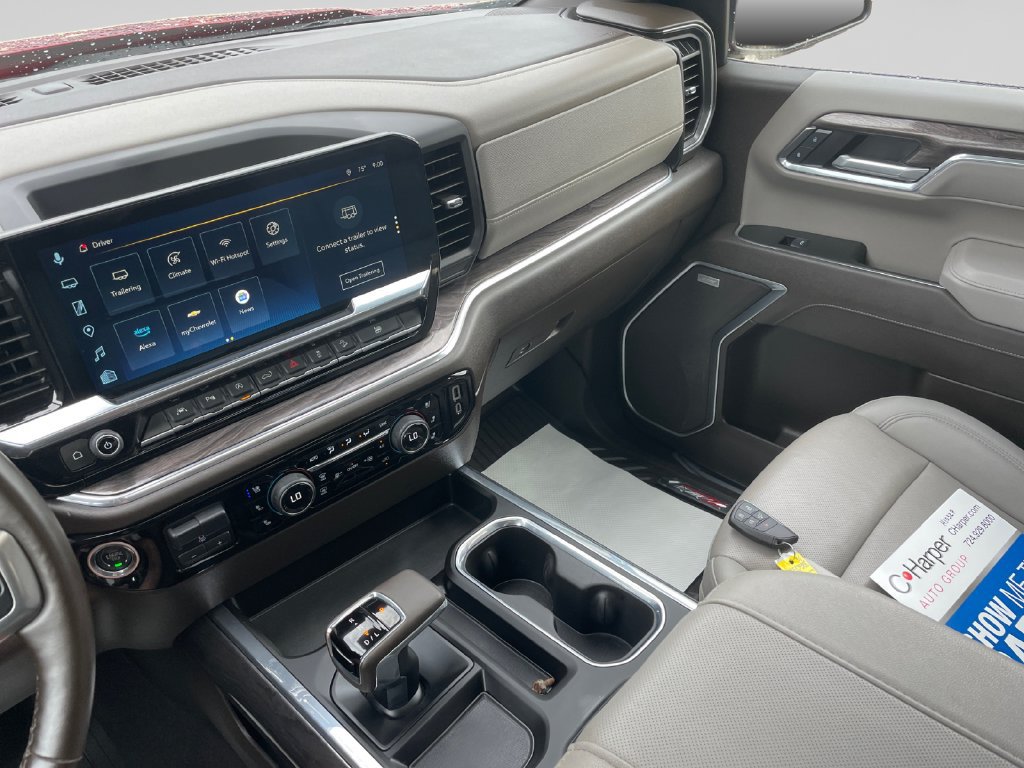 Used 2025 Chevrolet Silverado 1500 LTZ AWD/4WD image 32