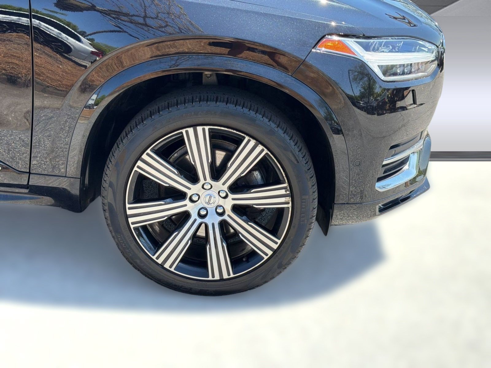 Certified 2023 Volvo XC90 B6 Ultimate w/ Lounge Package AWD/4WD image 12