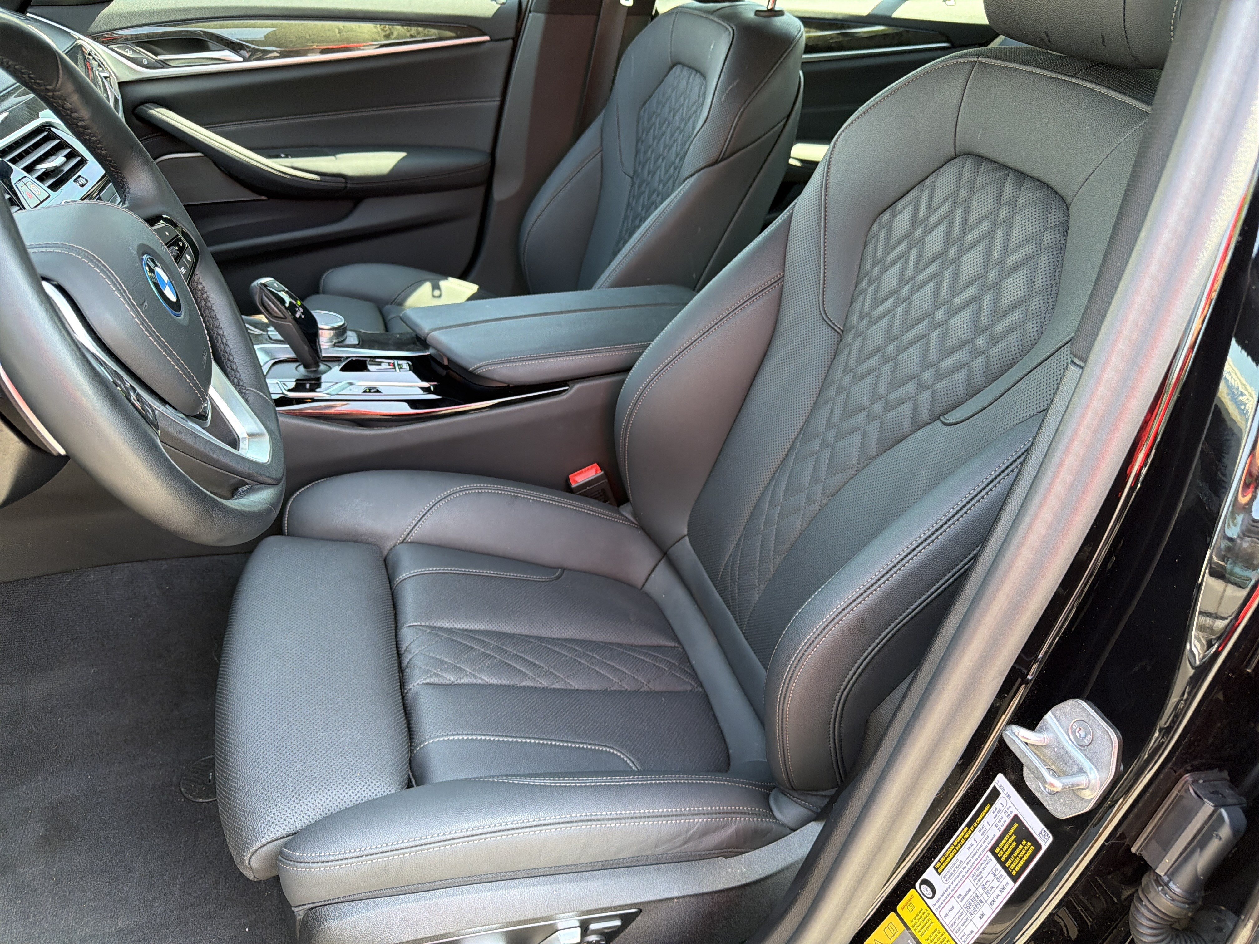 Used 2023 BMW 530e xDrive w/ Premium Package AWD/4WD image 17