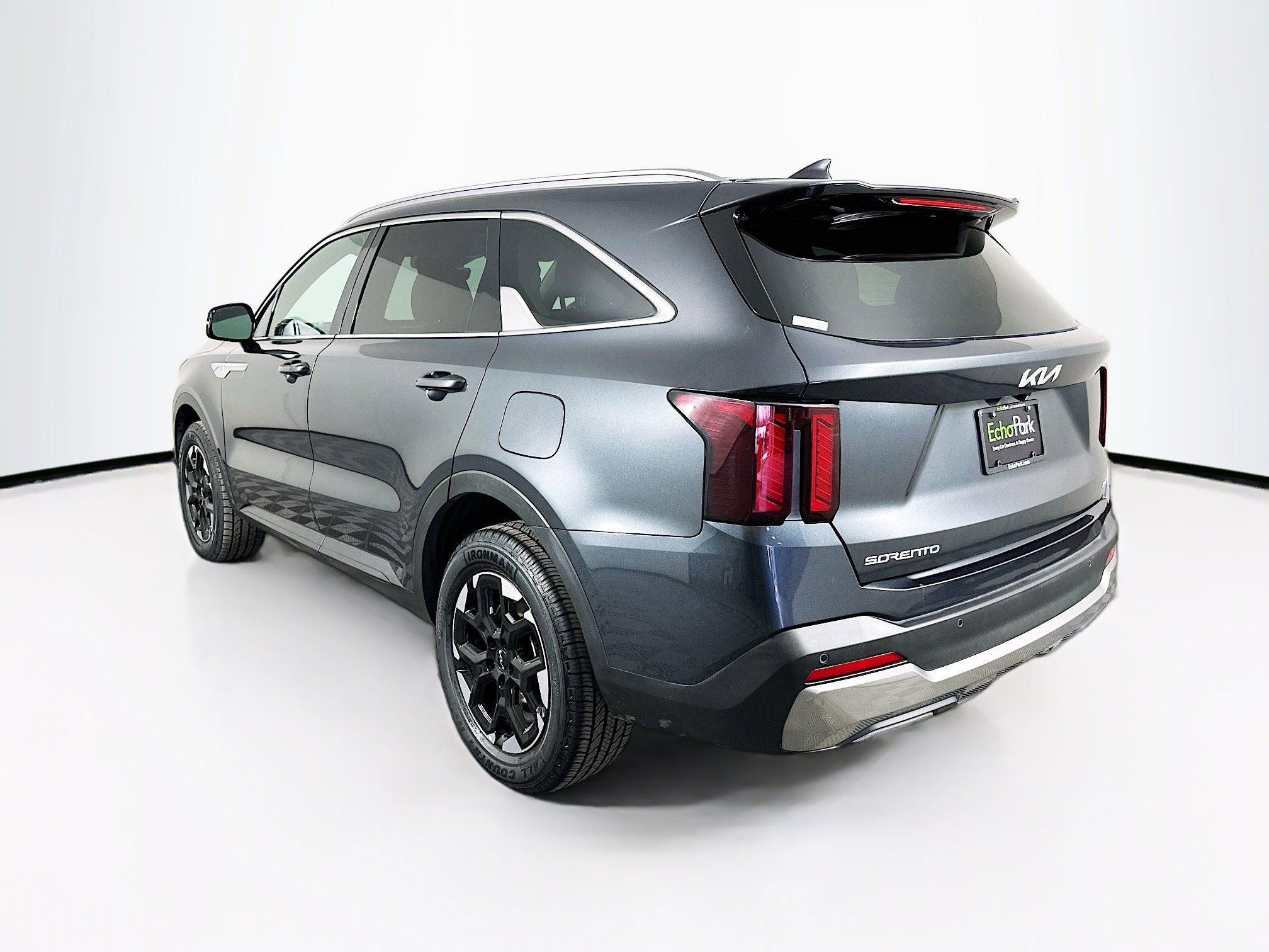 Used 2024 Kia Sorento S image 5