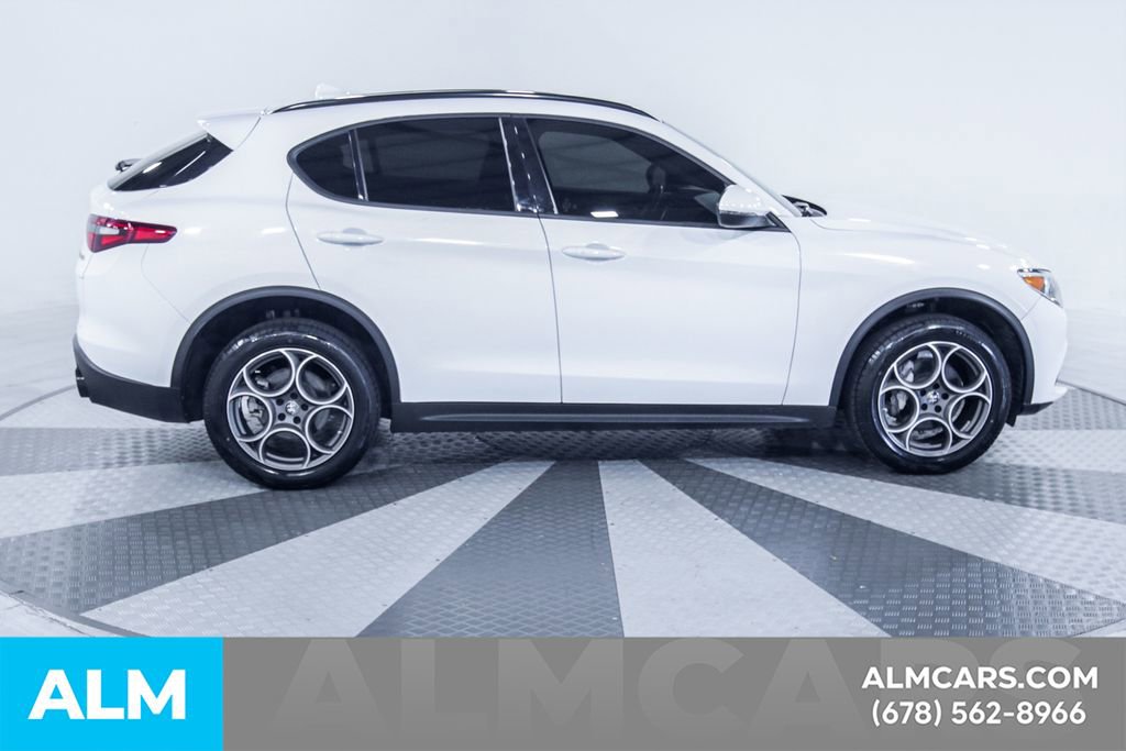 Used 2022 Alfa Romeo Stelvio Sprint image 11