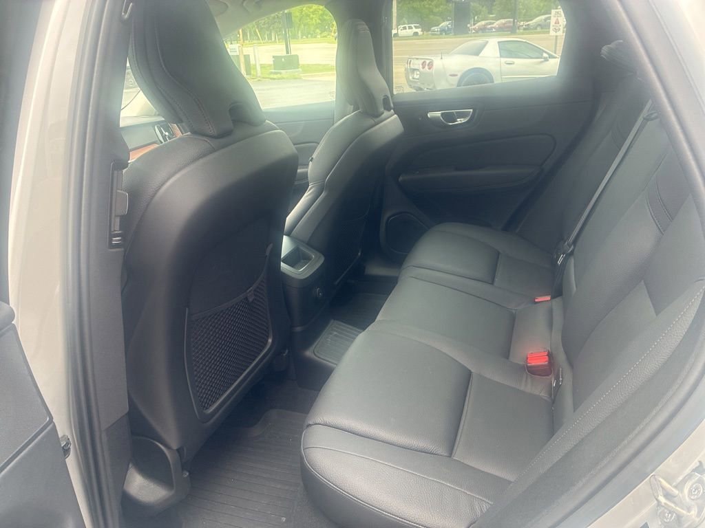Used 2024 Volvo XC60 T8 Plus w/ Protection Package Premier AWD/4WD image 6