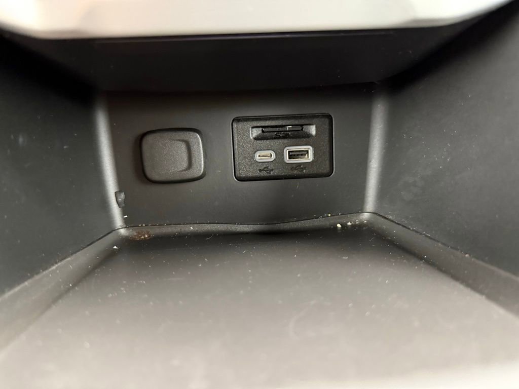 Used 2023 GMC Acadia SLT image 47