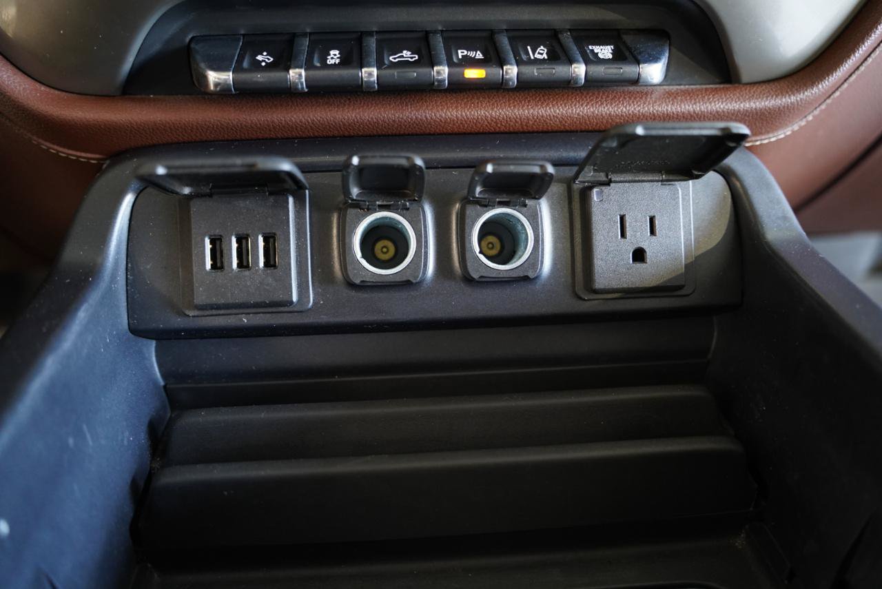 Used 2015 Chevrolet Silverado 2500 High Country w/ Duramax Plus Package AWD/4WD image 22