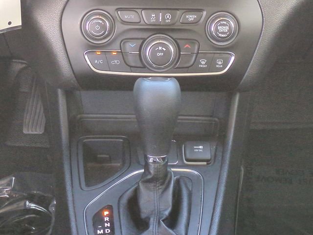 Used 2021 Jeep Cherokee Latitude FWD image 19