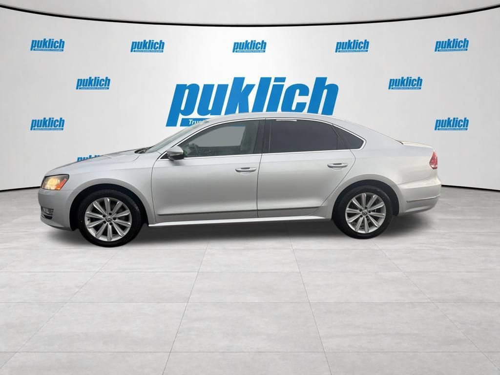 Used 2012 Volkswagen Passat 2.5 SEL Premium FWD image 2