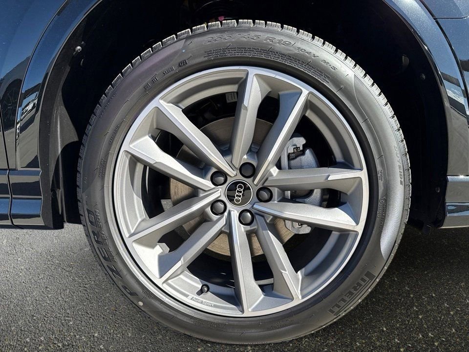 Certified 2025 Audi Q3 2.0T Premium w/ Convenience Package image 8