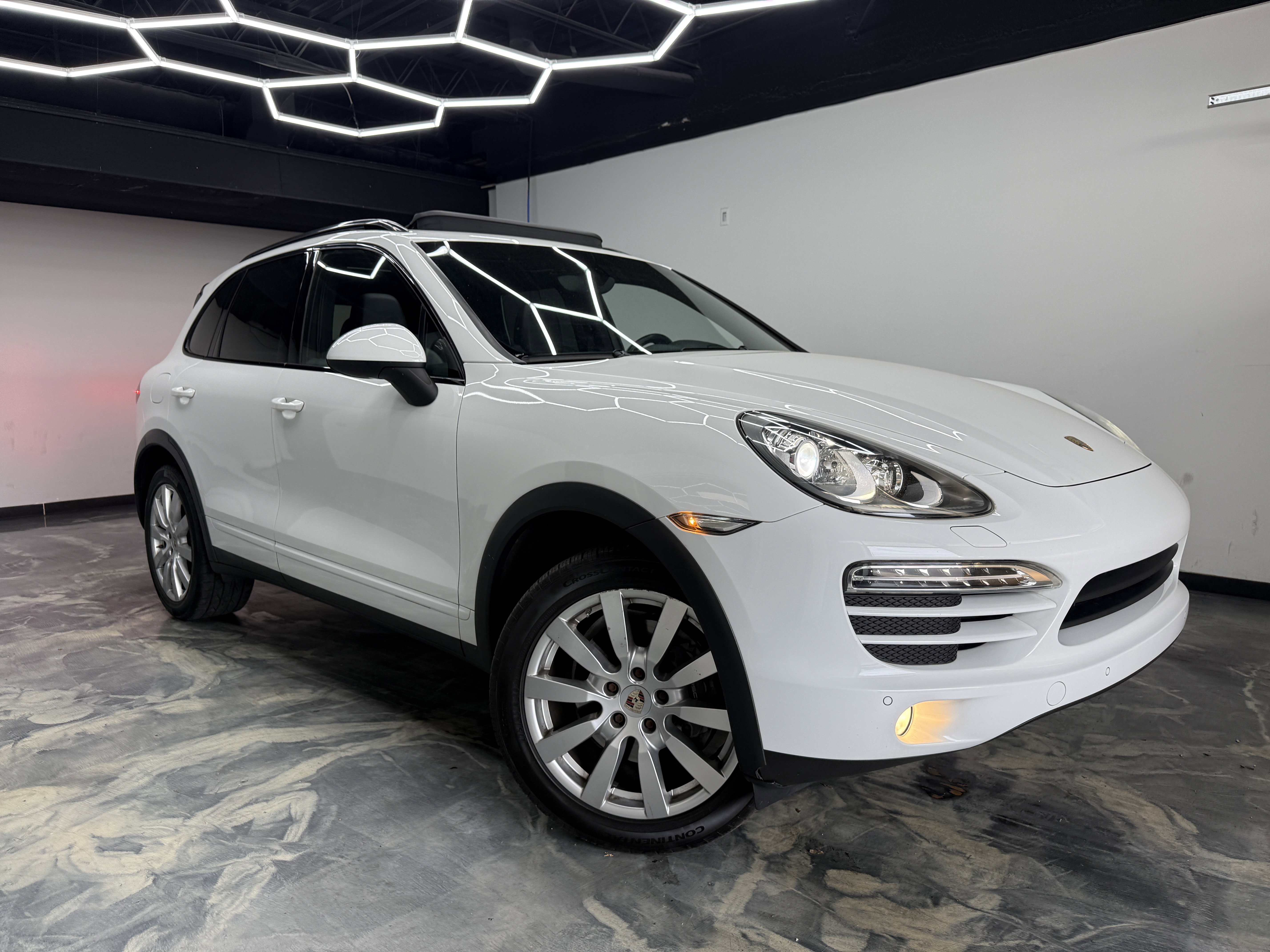 Used 2012 Porsche Cayenne AWD/4WD image 6