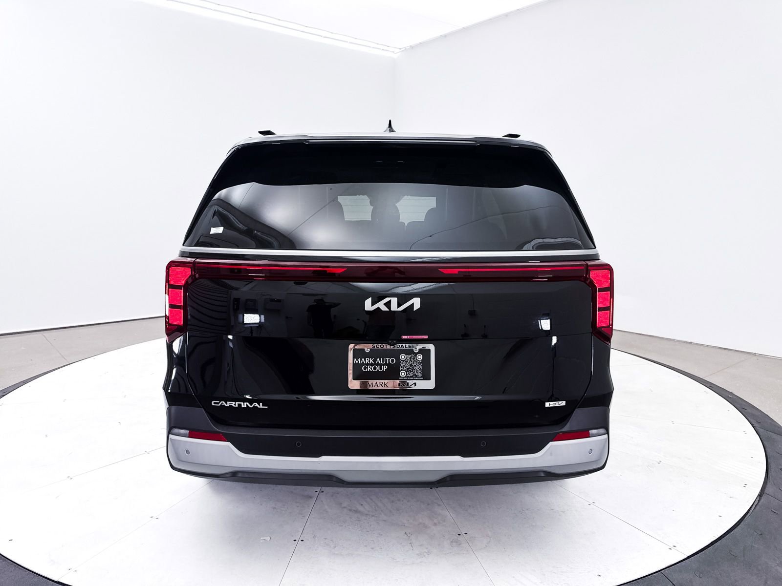 Certified 2025 Kia Carnival EX image 17