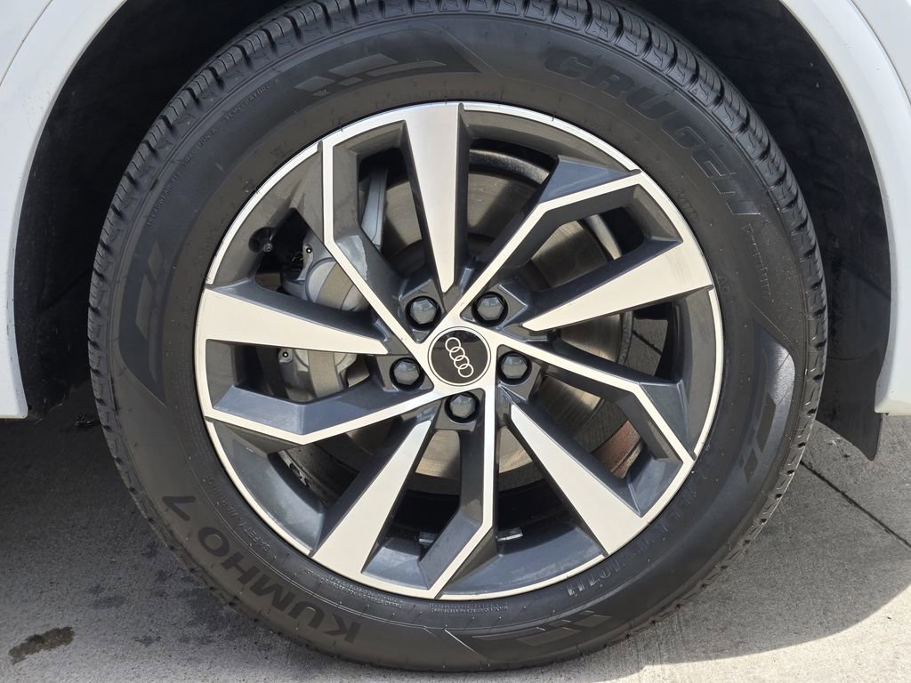 Certified 2023 Audi Q5 2.0T Premium w/ Convenience Package image 16