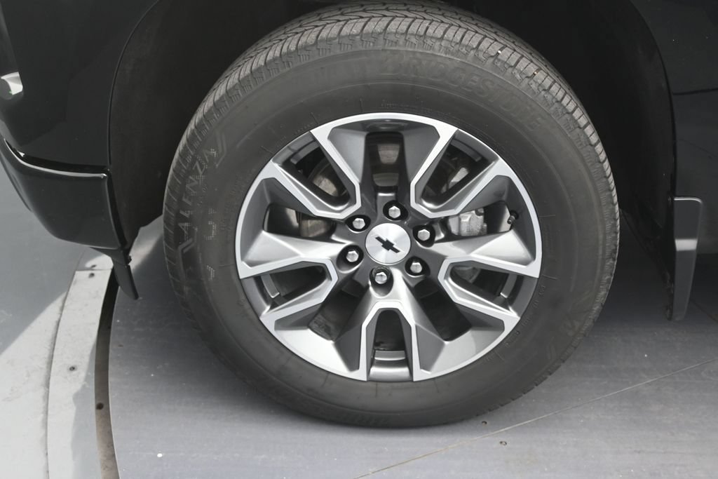 Used 2024 Chevrolet Silverado 1500 RST RWD image 9