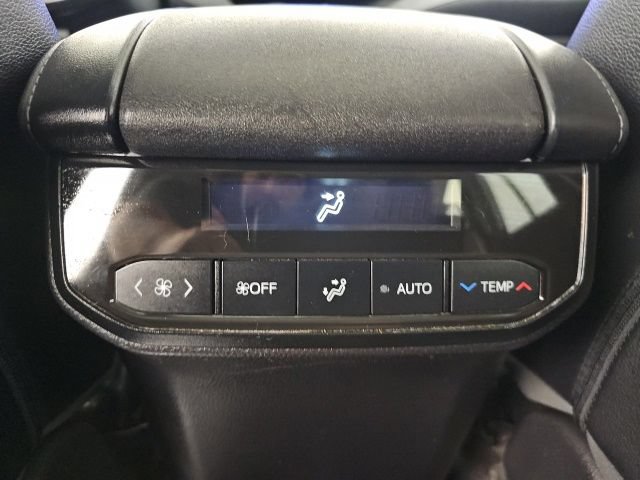 Used 2023 Toyota Highlander XLE AWD/4WD image 31